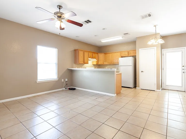 2326 Webberville Rd #B — Photo 6
