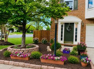 2522 Isham Randolph Dr, Herndon, VA 20171