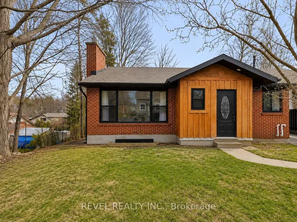 99 Wellington St E, Barrie, ON L4M 2C6