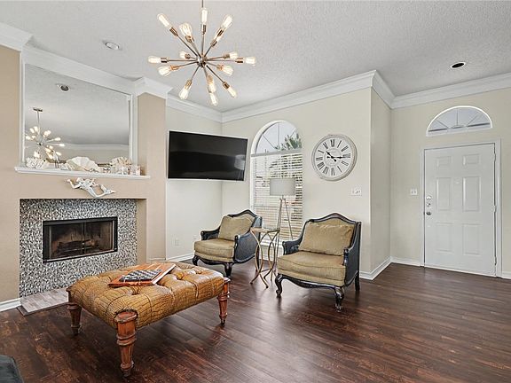 3rd image of 15258 Main Royal Dr