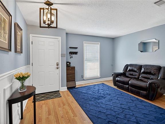 5th image of 5225 Loveland St