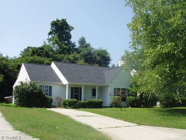 2nd image of 1800 Water St