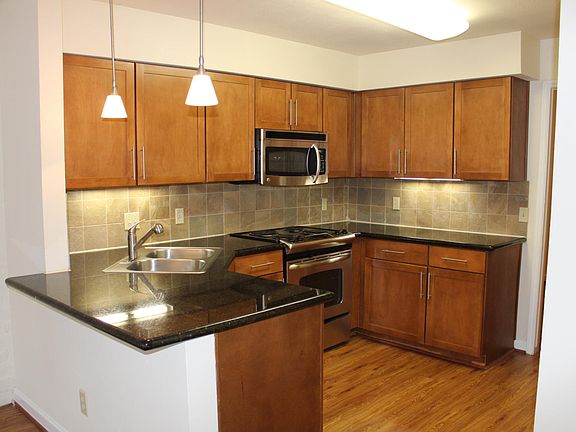 3rd image of 9820 Memorial Dr