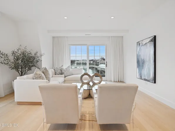 89 River Rd #305, Cos Cob, CT 06807