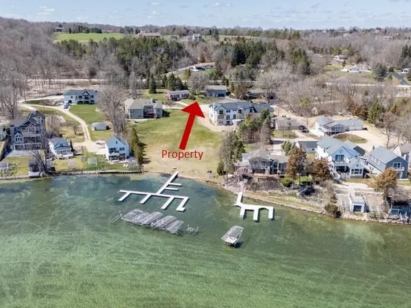 5361 Ponderosa ROAD, West Bend, WI 53095