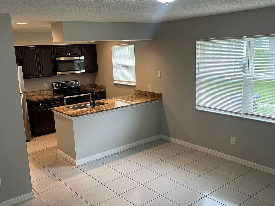 1st image of 209 Fairlane Ave #209
