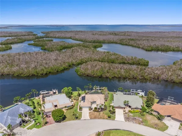 14960 David Dr, Fort Myers, FL 33908