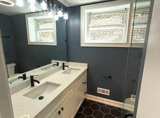 2929 N Harding Ave #1, Chicago, IL 60618