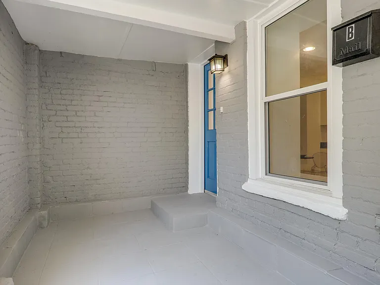 1211 Clifton St NW #B — Photo 3