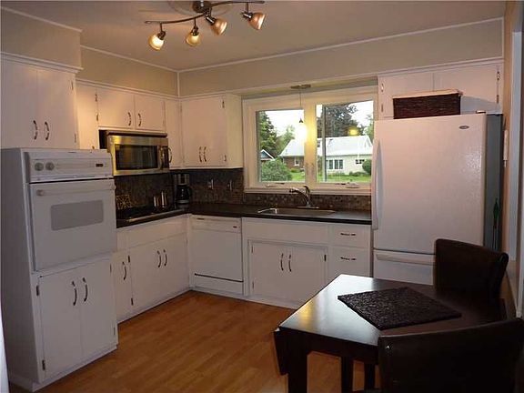 2nd image of 3011 Bement St