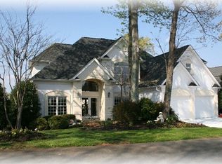 17935 Peninsula Club Dr, Cornelius, NC 28031