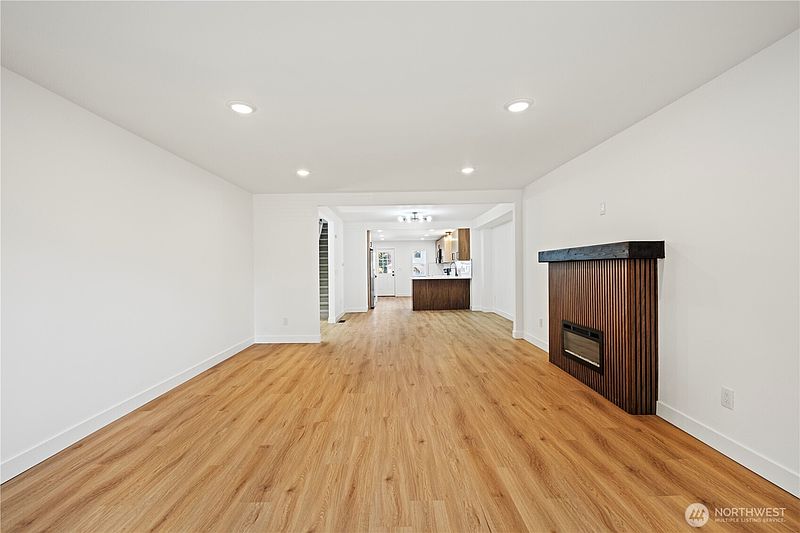 4th image of 869 S 40th Street