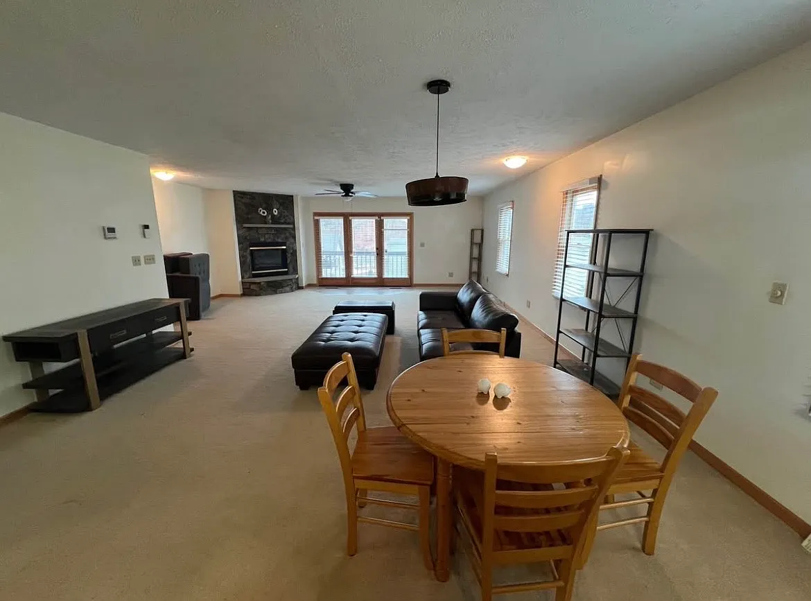 4 bed, 3.5 bath, $2,000 — Photo 4