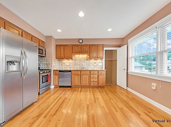 4th image of 2316 Belleview Ave