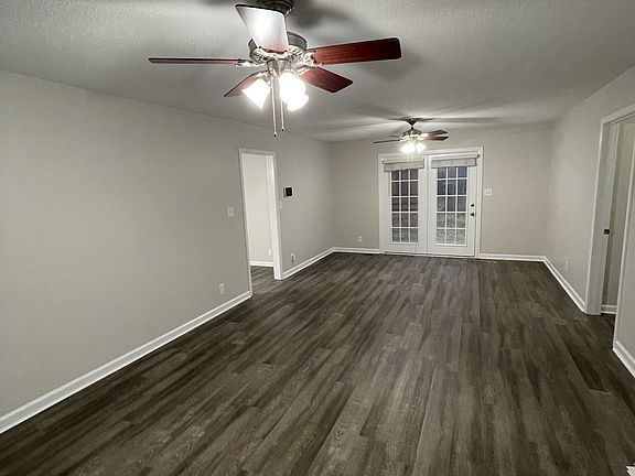 3rd image of 305 Meadowgreen Dr