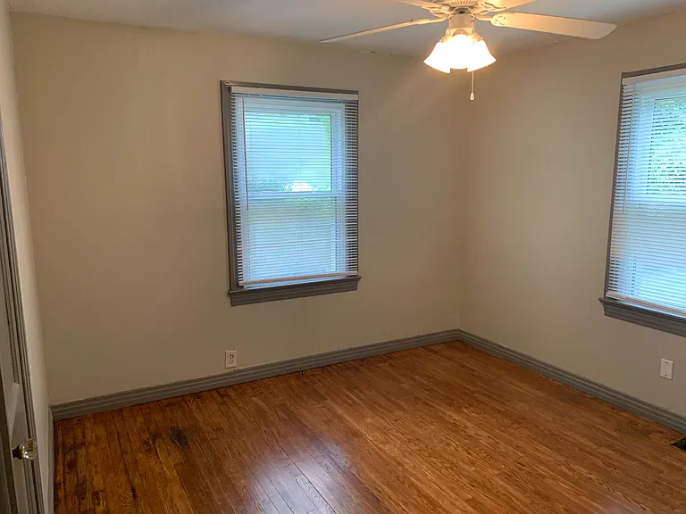 233 Greenwood Ave — Photo 9