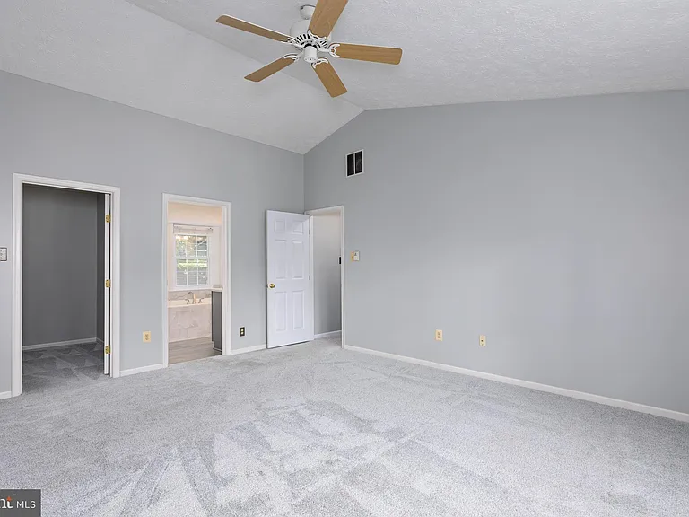 2807 Chapman Ct — Photo 17