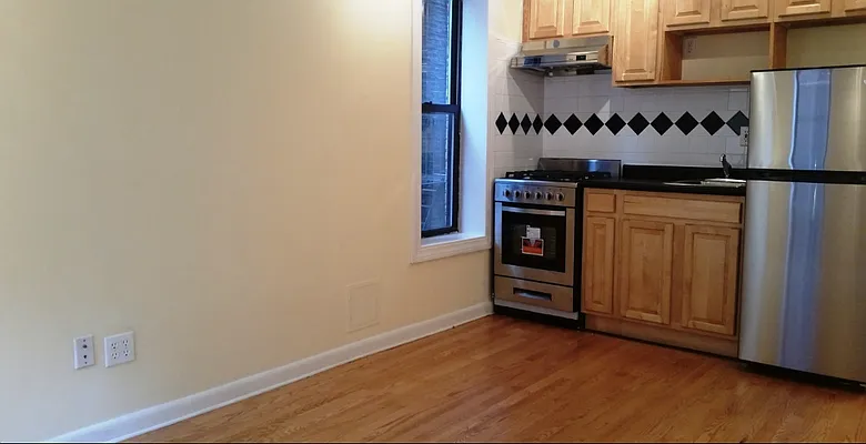 Rented by Waverly Realty Associates | media 40