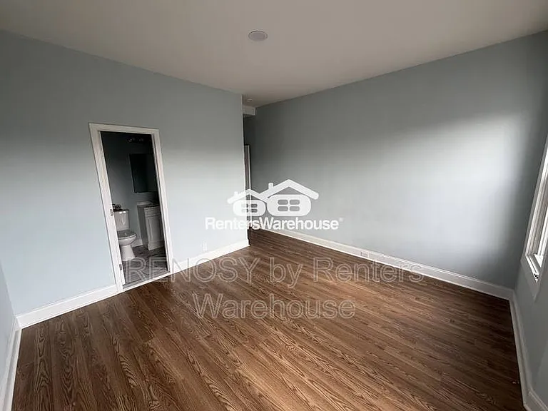 2033 N Fulton Ave — Photo 13