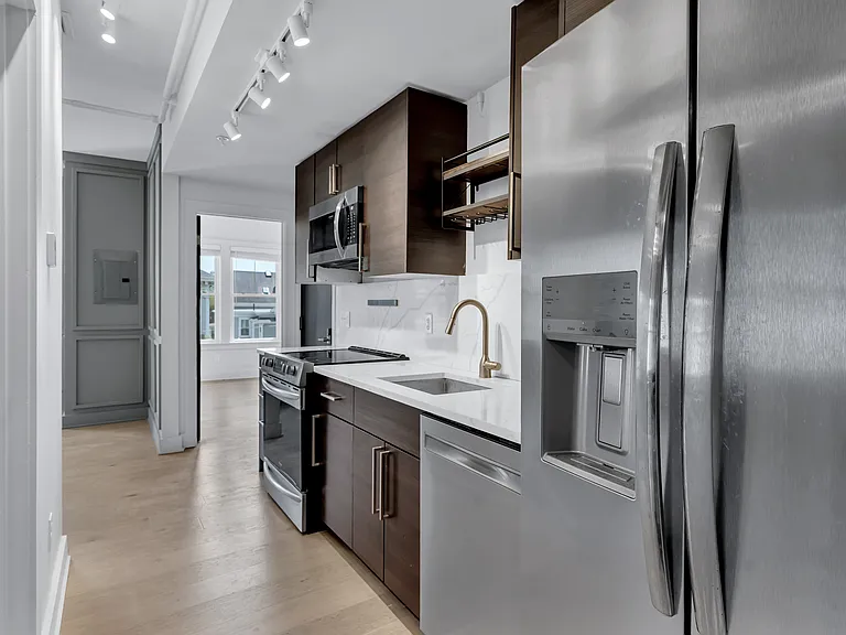 182 Waterman St #2D — Photo 6