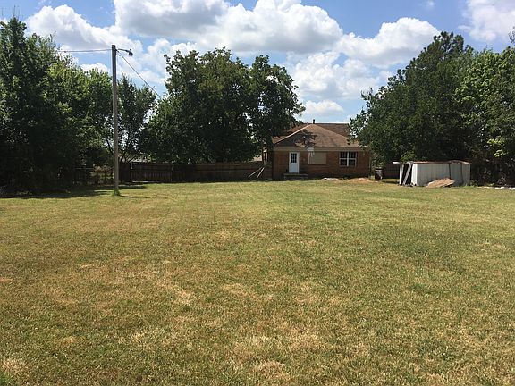 4th image of 3730 Decker Dr