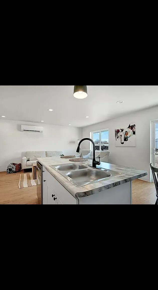 3 bed, 2.5 bath, 1500 sqft, $2,000 — Photo 1