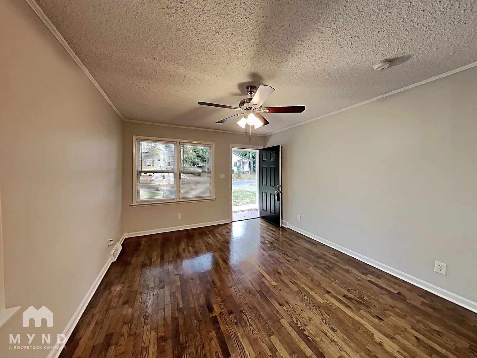 3 bed, 1.5 bath, 1108 sqft, $1,780 — Photo 4
