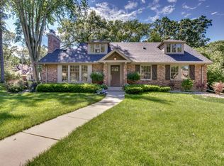 154 Oakwood Rd, Hopkins, MN 55343