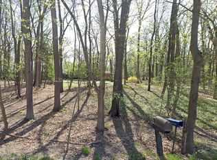 1320 Trowbridge Rd, Bloomfield Hills, MI 48304