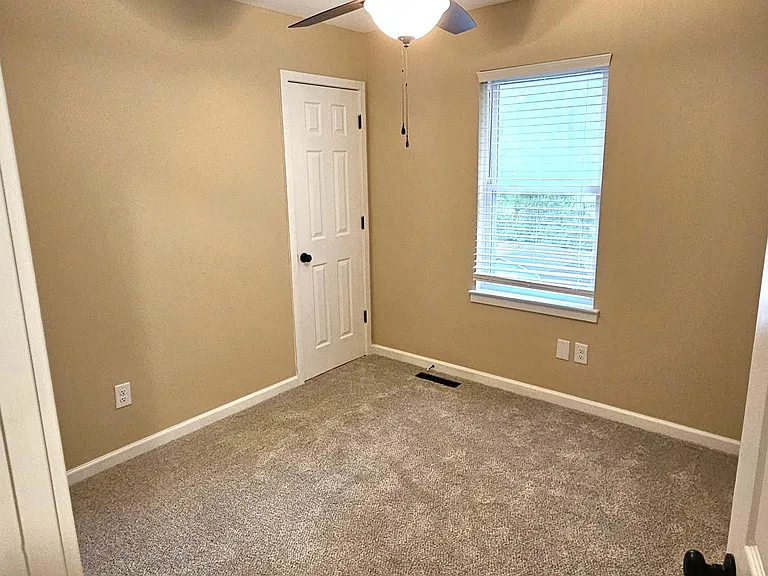 10279 Rosewood Ct — Photo 24