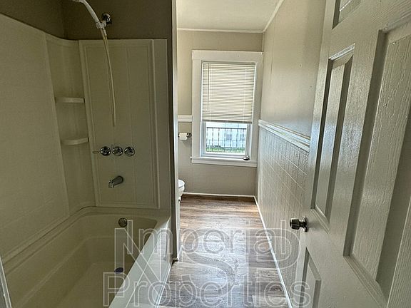 4th image of 15 Franklin St #3