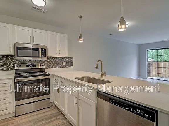 2nd image of 1705 41st St #C