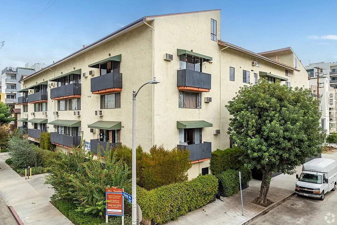Las Casitas Apartments — Photo 4