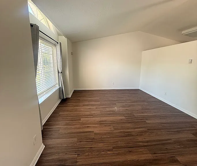 253 Colonial Way — Photo 9