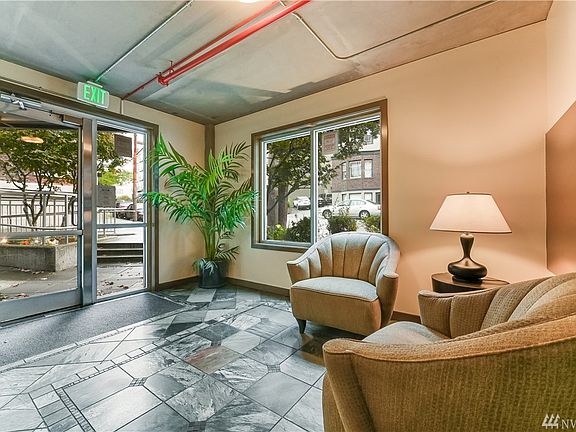 4th image of 103 Bellevue Ave E APT 102