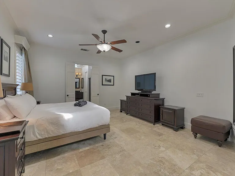 904 Tiffany Ln — Photo 26