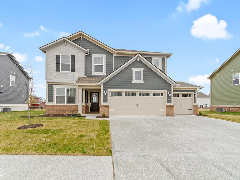 19441 Beruna Way — Photo 1