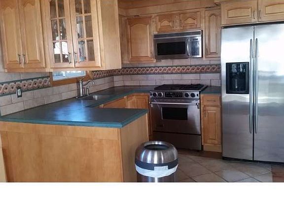 5th image of 1525 E Johnson St