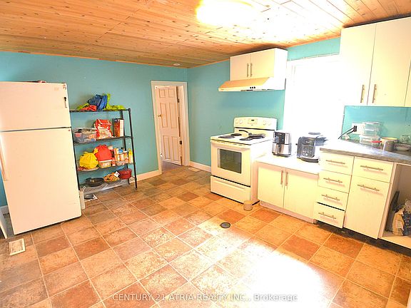 4th image of 713 Chamberlain St
