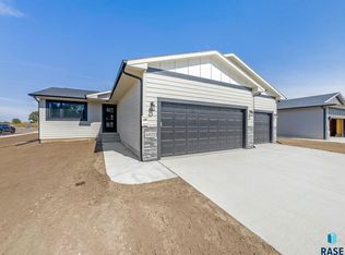 6822 W 5th St, Sioux Falls, SD 57107