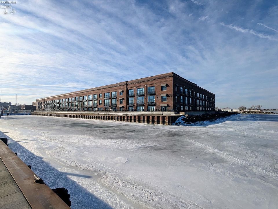 1st image of 401 W Shoreline Dr Unit 338
