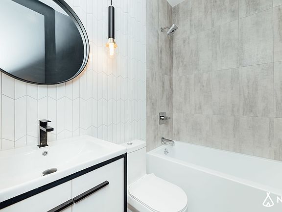 3rd image of 1079 Carroll St #2F