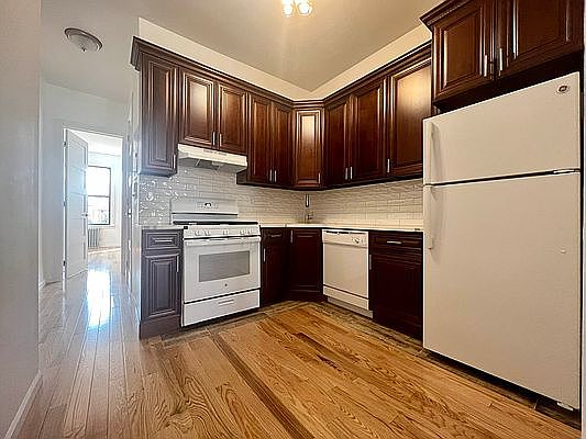 4th image of 170 Franklin St APT 3B