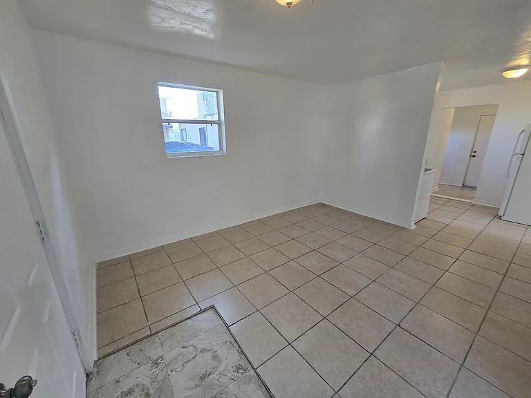 721 21st Ave S #REAR — Photo 3