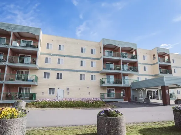 200 Beck Ct #404, Yellowknife, NT X1A 3Y6