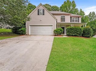 827 Shadow Lake Dr, Lithonia, GA 30058