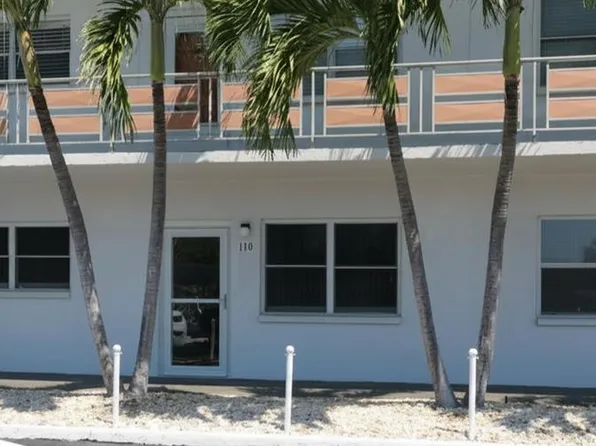 3128 59th St S APT 110, Gulfport, FL 33707