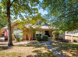 4 Keeneland Dr, Little Rock, AR 72223
