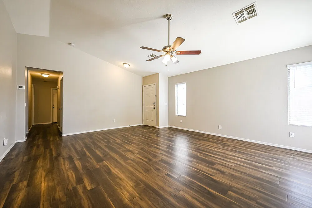 4 bed, 2.0 bath, 1571 sqft, $2,020 — Photo 3