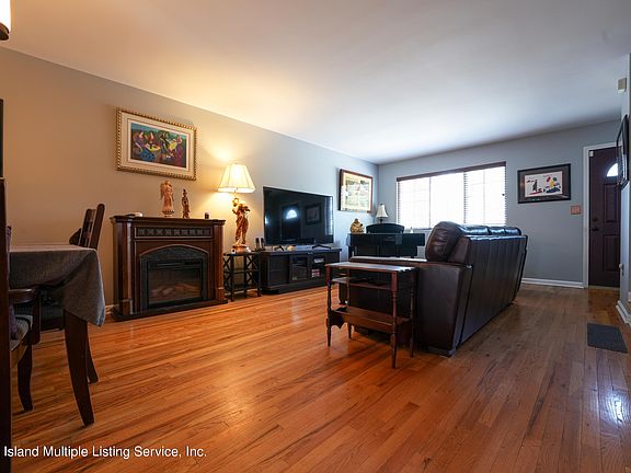 3rd image of 366 Maryland Ave